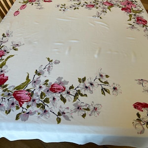 Vintage 48x54 1950s Printed Floral Tablecloth - Gorgeous Floral - Lovely Condition