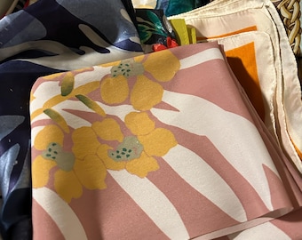 Vintage-Quadratische Schals – Blumenmuster, abstrakte Muster, Seide, Polyester (verschiedene Ausführungen)
