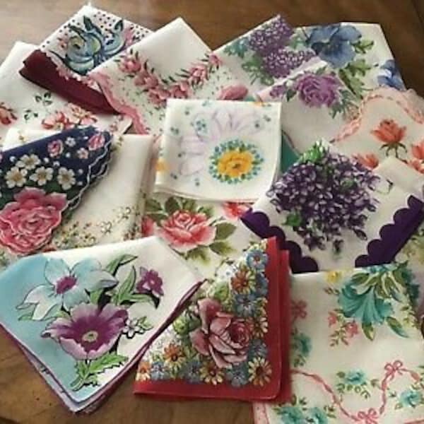 Veel vintage zakdoeken - katoen, bloemen, geborduurde bloemen, linnen - meerdere kavels om uit te kiezen