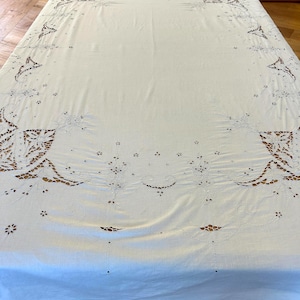 Vintage 66x84 Off White Floral Embroidery Linen Tablecloth - 1950s Linen - Cutwork, Embroidery, Scalloped Edges