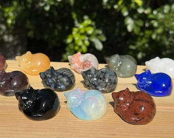 Crystal Sleeping Cat Carving: Natural Gemstone Animal Decor