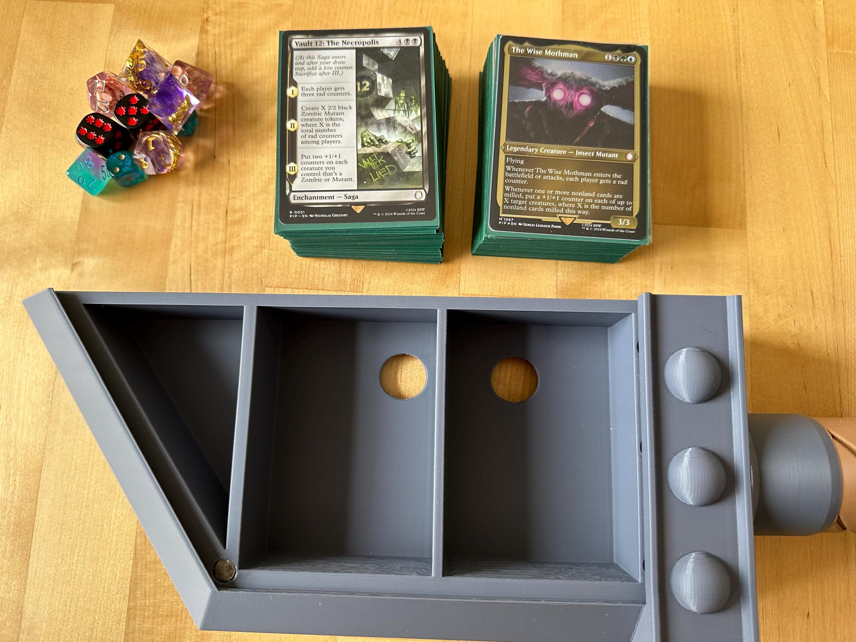 Final Fantasy MTG Deck Box – XL Commander Storage With Dice