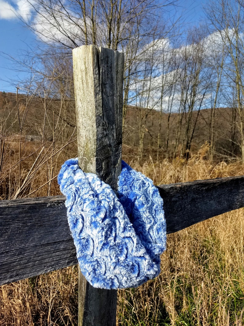 Shannon Fabrics Luxe Cuddle True Blue Paloma Minky Infinity image 3