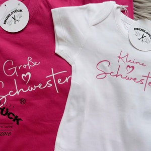 Große kleine Schwester Body und Mädchen-T-Shirt fürGeschwister. Perfektes Geschenk zur Geburt. Süßes Outfit fürs Fotoshooting. Mit Namen. Bild 7
