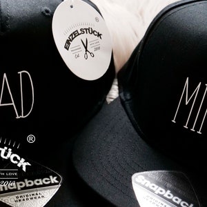 Coole Snapbackcaps für Papa,Sohn,Mama und Tochter. Caps für Erwachsene und Kinder.In tollem edlen Partnerlook. Gerne mit Namen Kostenlos Bild 2