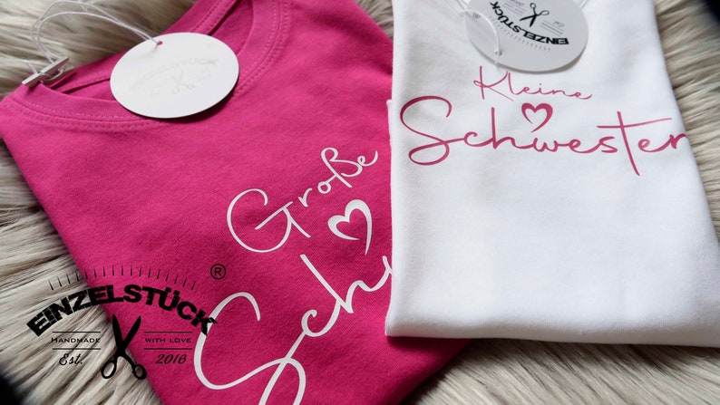 Große kleine Schwester Body und Mädchen-T-Shirt fürGeschwister. Perfektes Geschenk zur Geburt. Süßes Outfit fürs Fotoshooting. Mit Namen. Bild 6