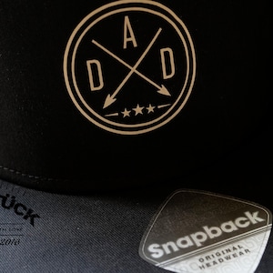 Cool snapback caps for dad, son, mom and daughter. Caps for adults and children. In a great, classy partner look. With names if you like free of charge image 2