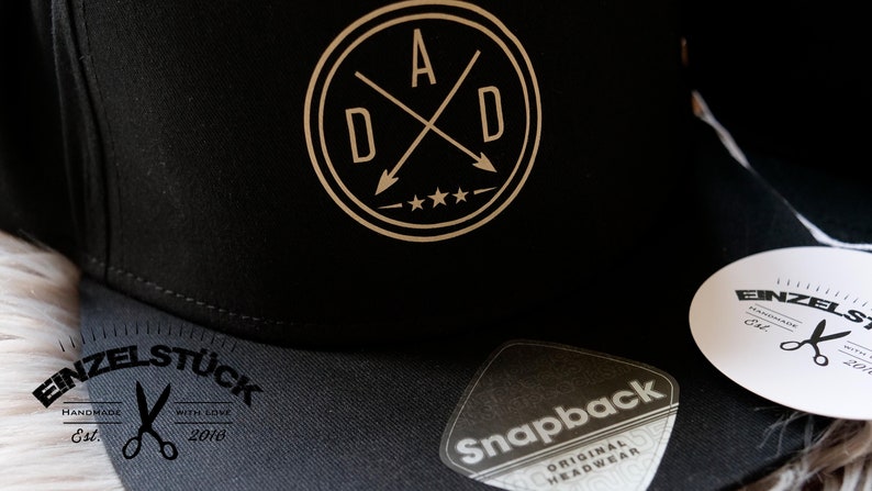 Cool snapback caps for dad, son, mom and daughter. Caps for adults and children. In a great, classy partner look. With names if you like free of charge image 2