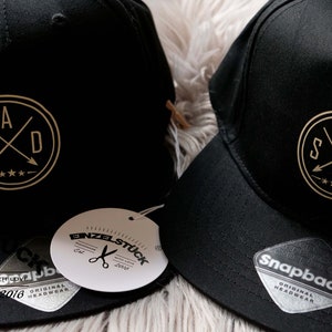 Cool snapback caps for dad, son, mom and daughter. Caps for adults and children. In a great, classy partner look. With names if you like free of charge image 9