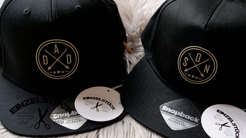 Cool snapback caps for dad, son, mom and daughter. Caps for adults and children. In a great, classy partner look. With names if you like free of charge image 9