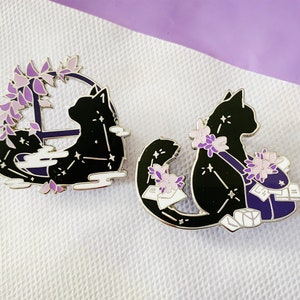 Pino de esmalte rígido com desenho de gato Constelação
