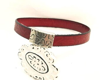 Leather Bracelet 10mm band, Embossed Design, Soft Italian Leather and  Magnetic Heart Zamak Closure