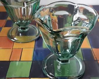 Vintage Anchor Hocking Green Glass Parfait Tulip Cups Pair of Gorgeous Curved Ice Cream Sundae Stemmed Dish/ Bowls