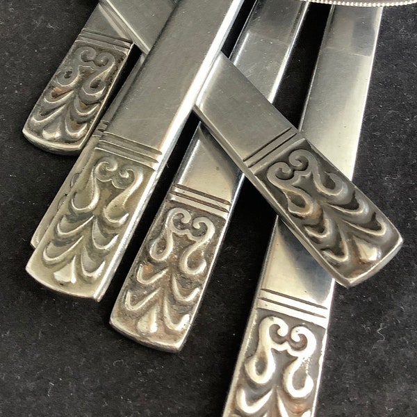 CAMEO Pattern Stainless Steel Flatware By Carlyle Silver Assorted Vintage Black Accent Scroll Design Silverware Pieces