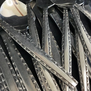 Luxury INS174 Black Comma Pattern Trim Stainless Flatware Vintage Mid-Century Silverware Pieces