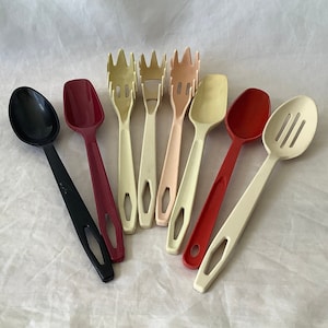 Assorted Plastic Nylon Kitchen Utensils Vintage Slotted Spoon