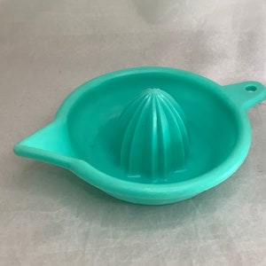 Teal Lustro Ware Juicer Vintage Plastic Citrus Reamer With Spout. Fresh Squeezed Lemonade Is On The Way Colorful Kitchen Display Addition