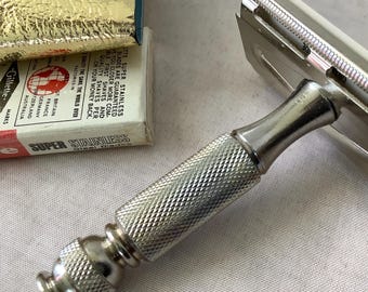 Vintage Gillette Traveling Shaving Razor Kit~ Ladies Personal Pride Miniature Shaving Kit In Glimmering Gold Case~ Gillette Safety Razor