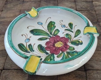 Large Ceramic Ashtray With Pop Art Flower Three Cigarette Butt Parks Made In Italy Marked 1053/G Beautiful Boho Porch Ashtray Key Drop Dish