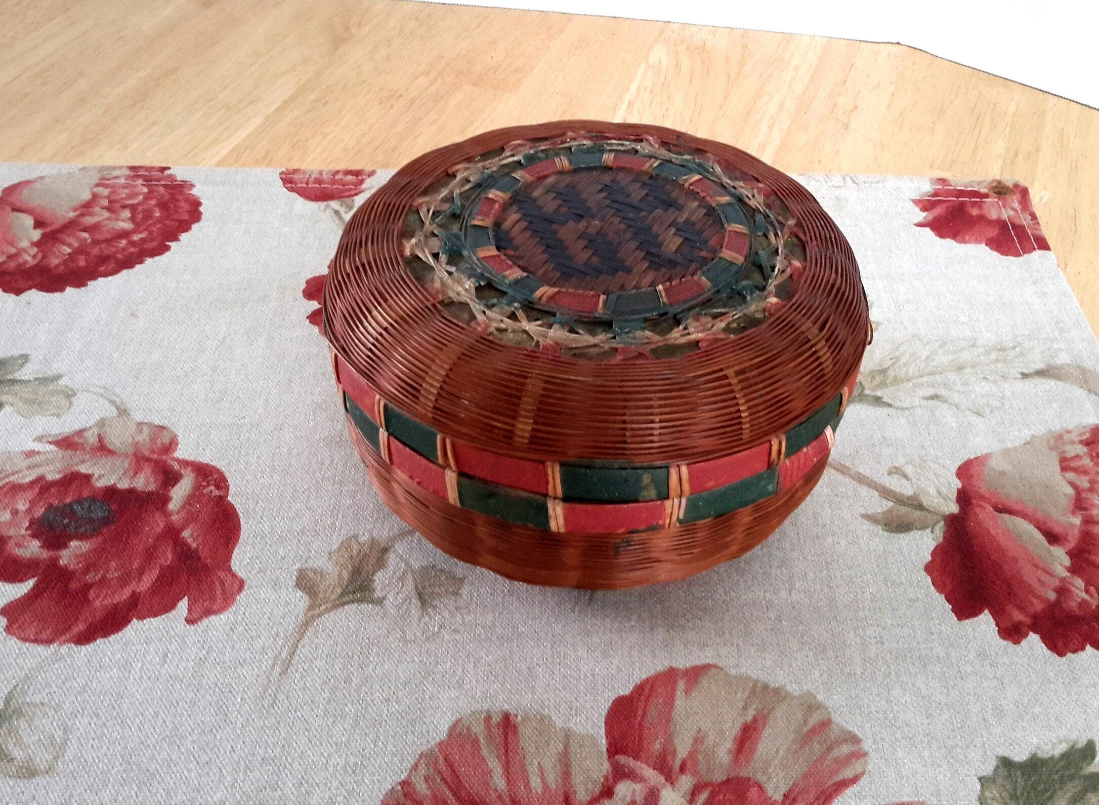 Vintage Wicker Basket: Round Chinese Design, Red Green Trim