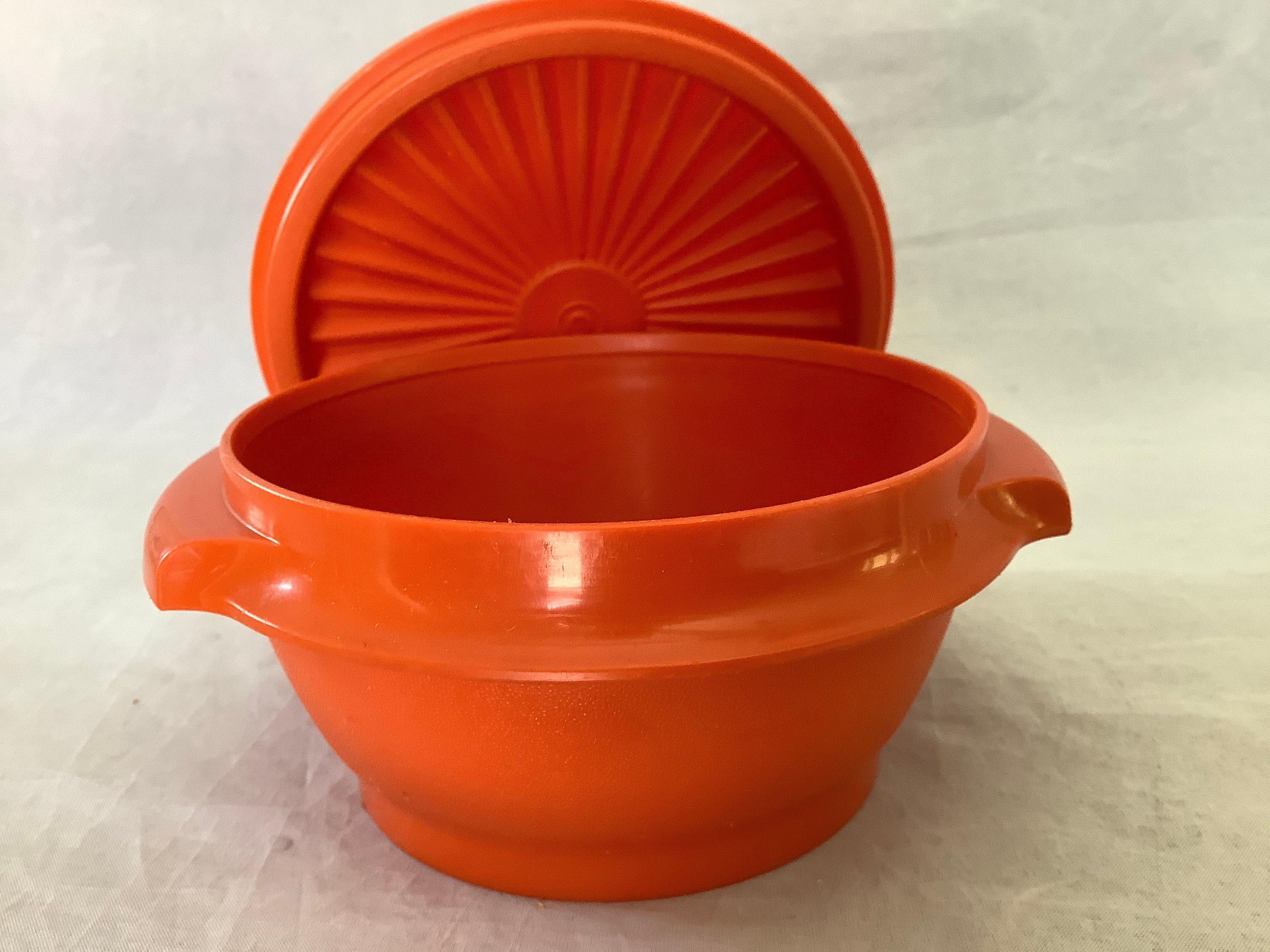 Tupperware Legacy Soup Server Bowl w/ Spoon Orange 7 1/2 cups New