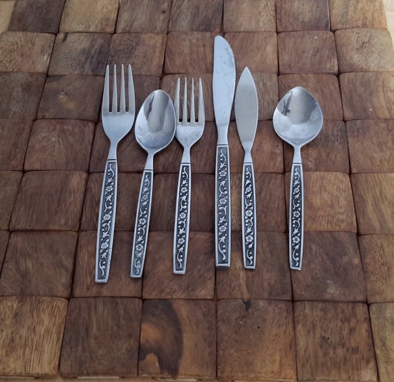 Northland PASADENA Flatware & Serving Pieces Black Accent Floral