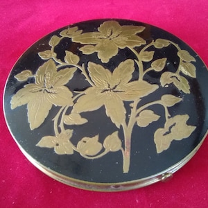 Rex Of Fifth Avenue Ladies Makeup Powder Compact. Vintage Large Gold and Black Enameled Flapjack Compact.