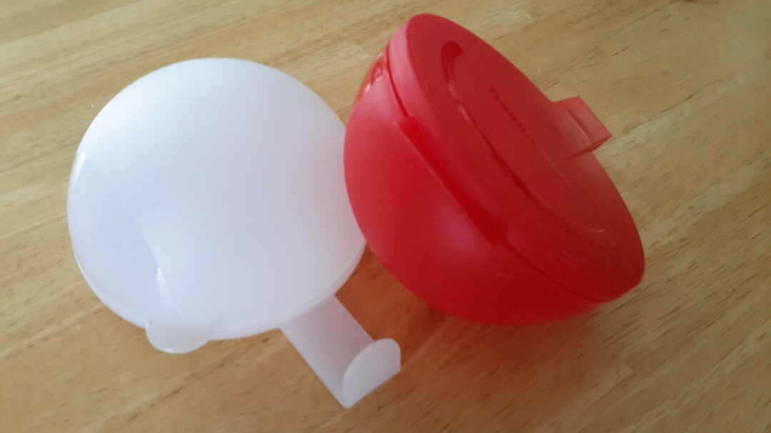 Tupperware Onion Keeper Item 5105A6 Round Assorted Colors & Sizes