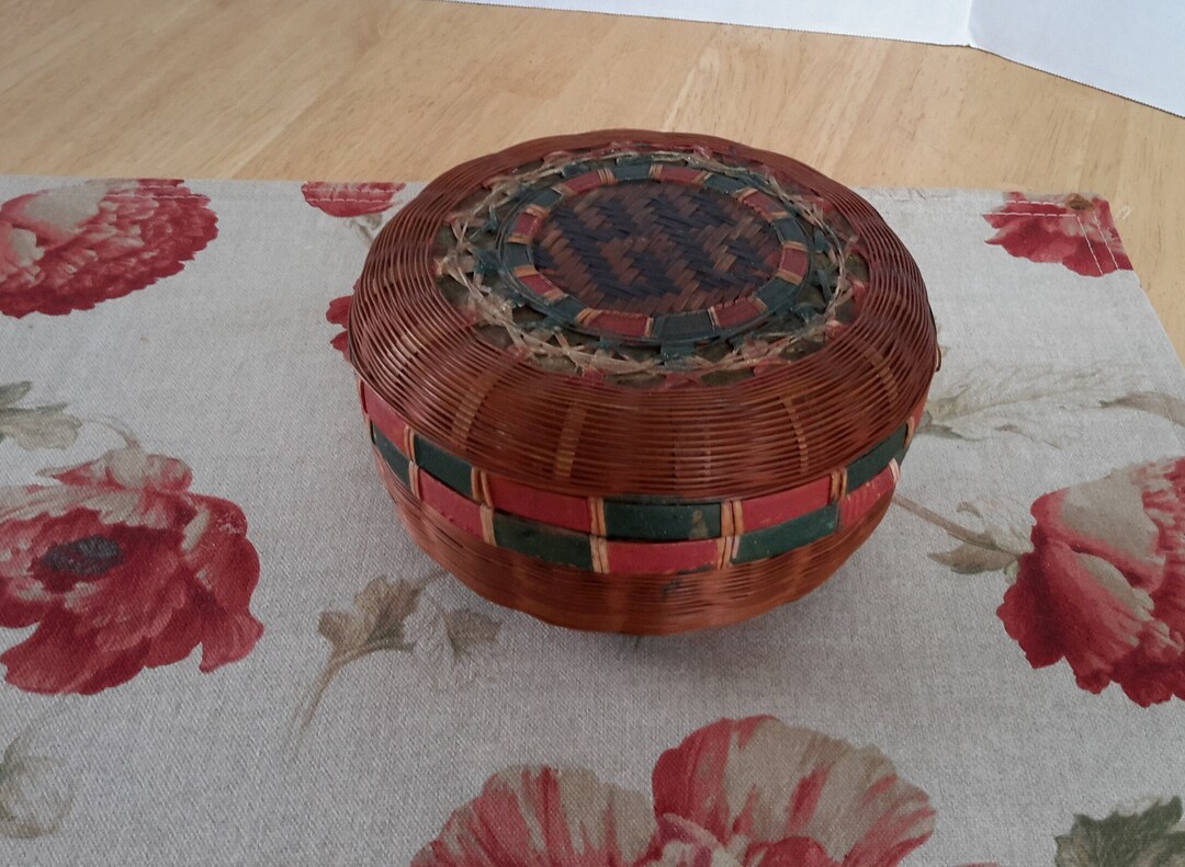 Vintage Round Chinese Wicker Basket Interesting Design Lid Sewing