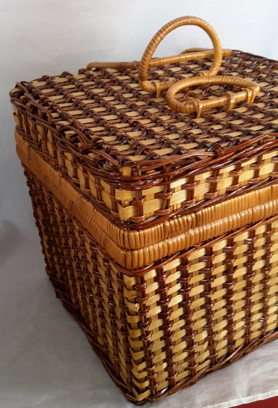Large Vintage Wicker Picnic Basket Old Fashioned Rust… Gem