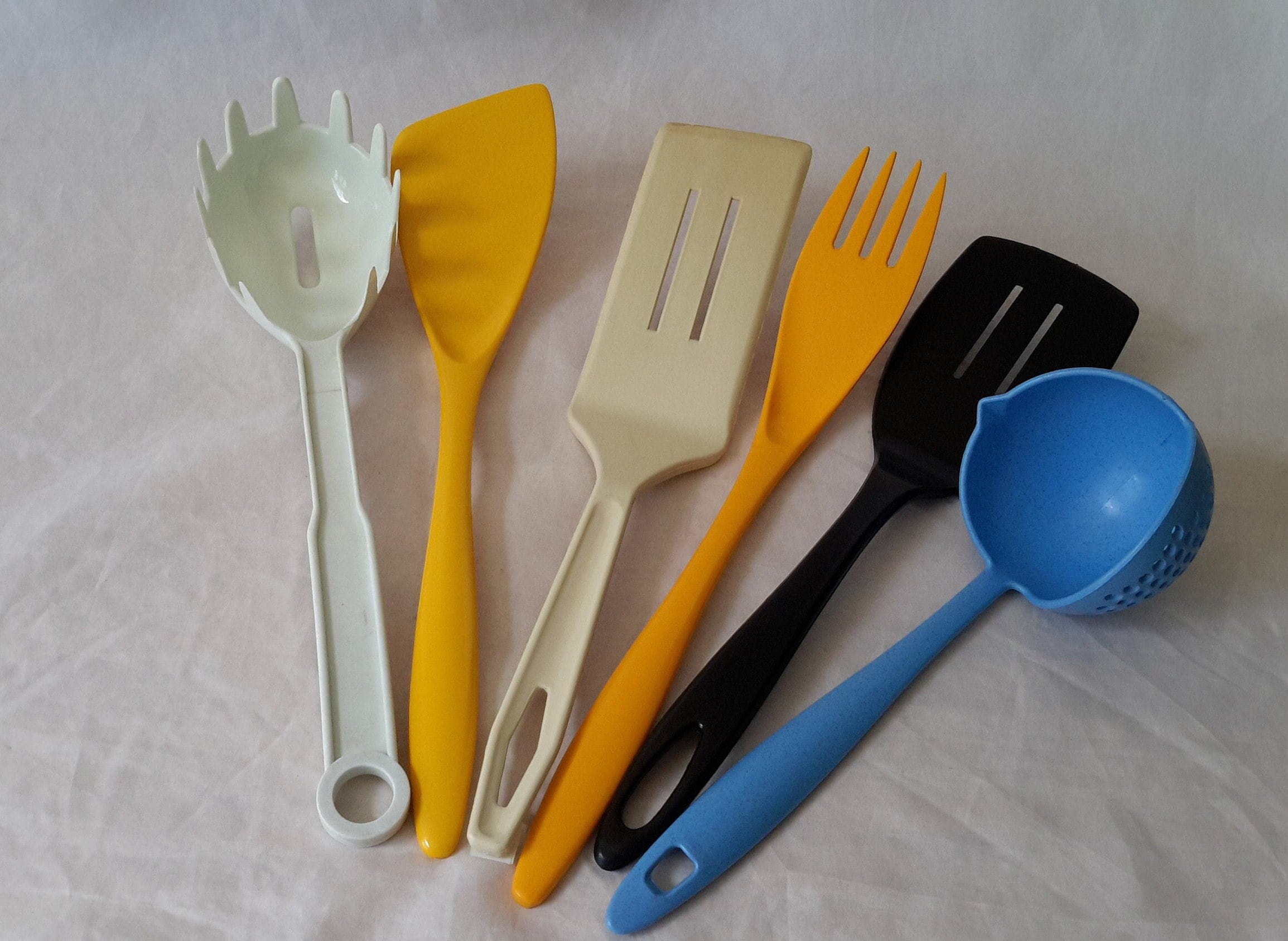 Assorted Vintage Nylon Cooking Utensils Tupperware & Foley Kitchen Tools  Gadgets Flipper Spoons Salad/ Pasta Sporks Plastic Turners Scoops 