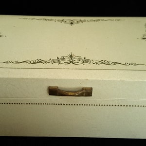 Jewelry Box Cream With Scrolling Embellishments Vintage Mid Century Jewelry Storage And Organizer Vanity Dresser Top Lift Lid Jewelry Box