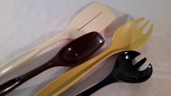 Assorted Plastic Nylon Kitchen Utensils Vintage Slotted Spoon