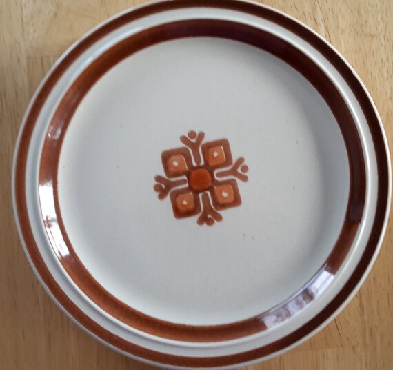 Monique Designer Collection Stoneware AZTEC 05102. Set of Four 