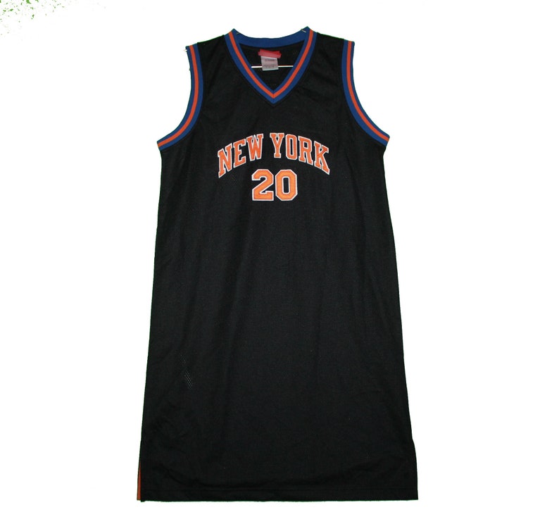 knicks throwback jersey