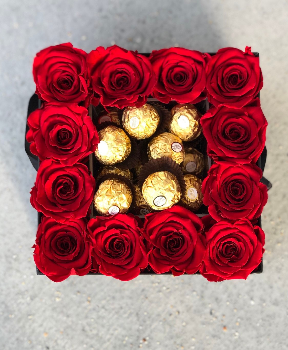 Eternity Roses With Chocolate / Anniversary Roses With Chocolate ...