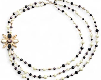 Collar llamativo vintage de Chanel con múltiples hilos de cuentas
