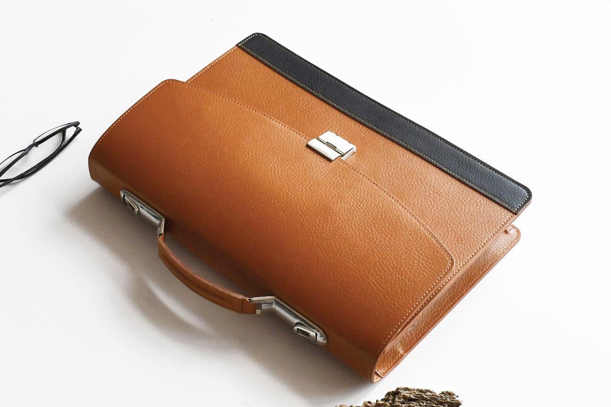 Leather Briefcase Men and Women CAMEL Brown , Leather Satchel, Lawyers
