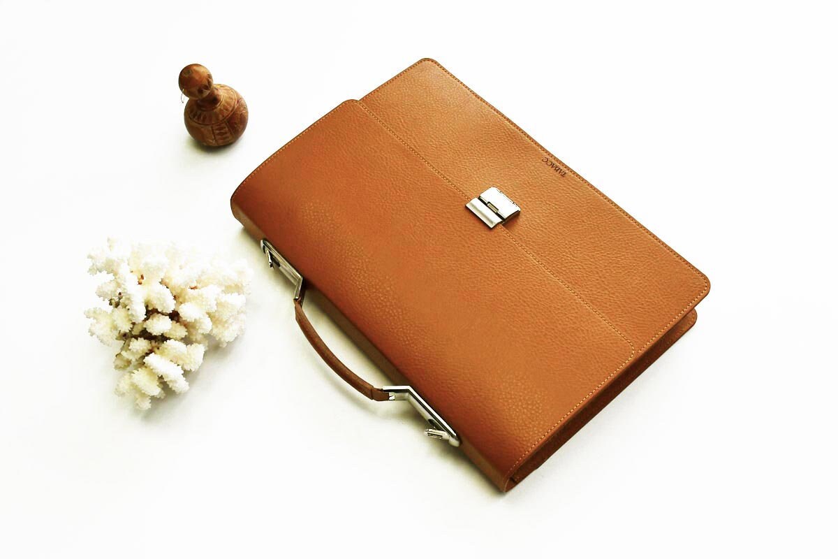 Leather Briefcase Men and Women CAMEL Brown , Leather Satchel, Lawyers Bag, Classic Briefcase