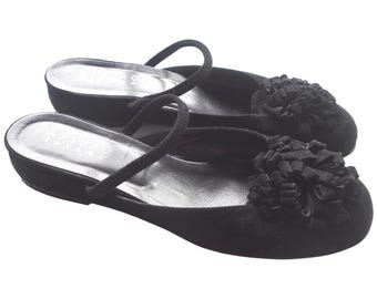 Atsuro Tayama - Superschattige gladde suède zwarte ballerina met toegepast bloemdetail