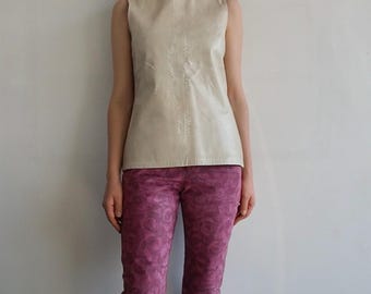 Katharine Hamnet London - Rare Archive Roseroze suèdeleren broek met bloemdessin in reliëf