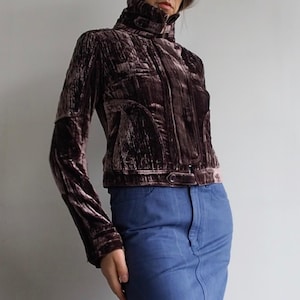 ENCHANTEMENT... ? - Veste en velours de soie froissée avec des détails complexes en taupe irisé