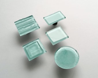 Chinchilla grauer geschmolzener Glasknopf. Kunstvoller Grauer Möbelknopf aus Glas. Chinchilla Grau Glasgriff. Akzent Glasschrank Pull 0035