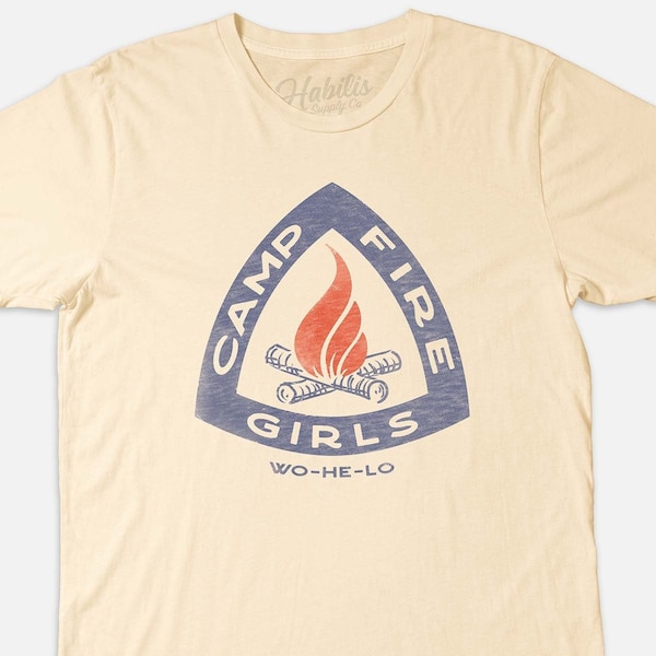 Vintage Lagerfeuer Mädchen Tee - Retro Camping Grafik-T-Shirt