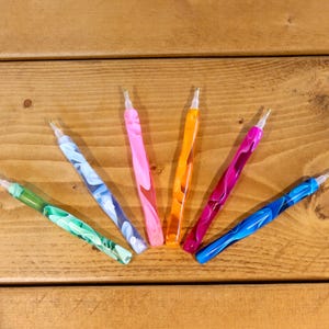 Punktierstift-Applikator für Diamantmalerei/Edelsteinkunst (inkl. 3, 6 und 9 Steine sowie Korrekturaufsätzen) – 7-Farben-Kollektion