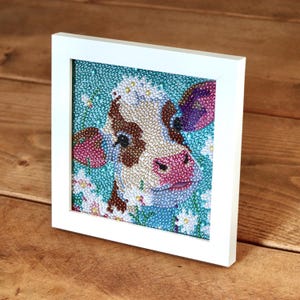 Daisy the Cow - Diamond Painting Kit including Frame - DIY Gem Art/Diamond Art