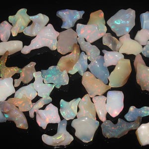 Lotto di opale etiope Welo: fette di gemma multi-fuoco, grezze non forate