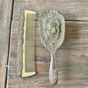 Vintage Silver Plated Ornate Floral Hair Brush And Comb Vanity Set Vintage Ornate Hair Brush & Comb Set Silver Plated Vanity  main image 3