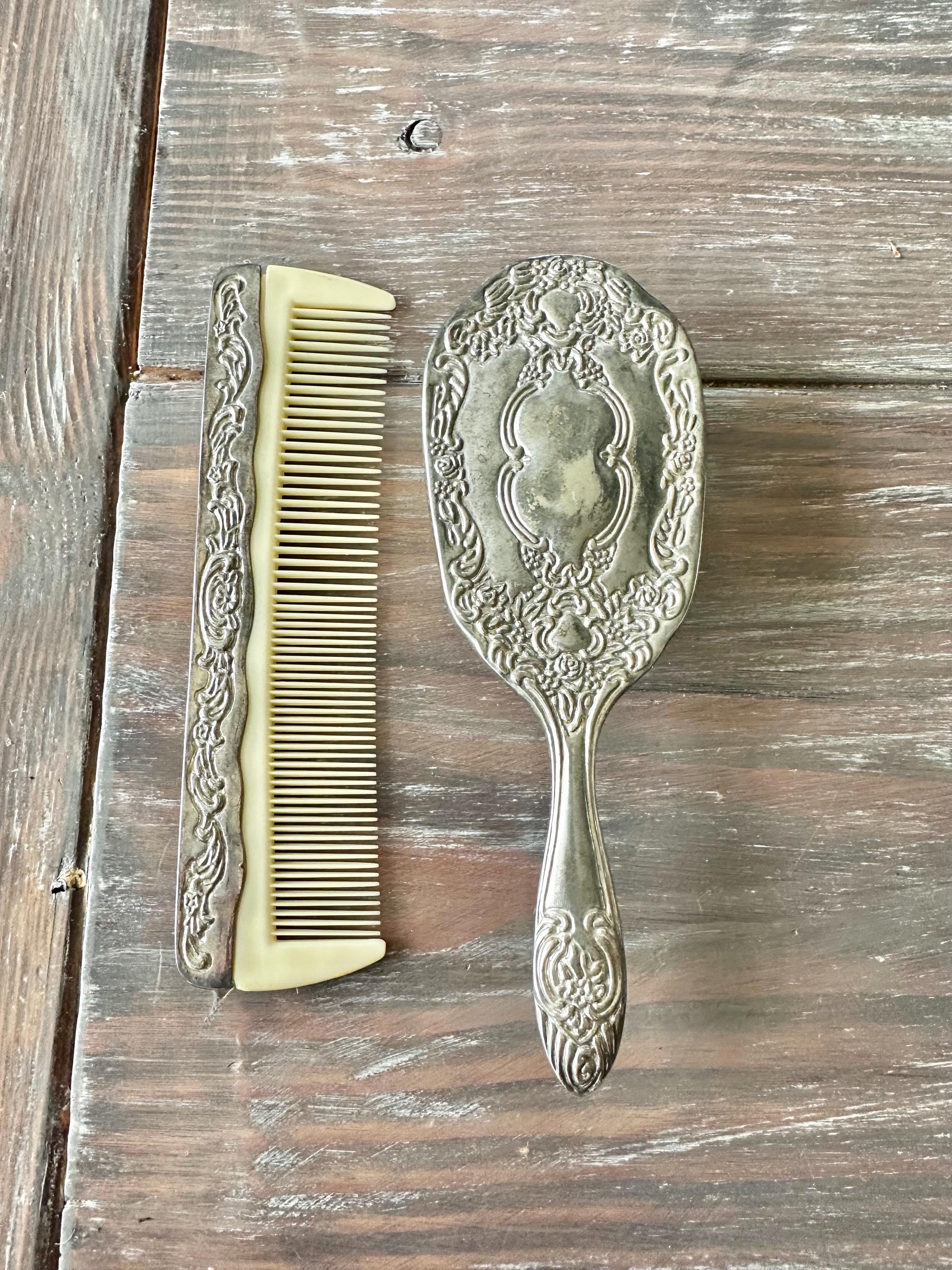 Vintage Silver Plate Brush and Comb Set, Vanity Glam  display picture 3