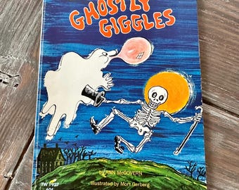 Vintage 1970 Ghostly Giggles 1st Edition Scholastic Book Services